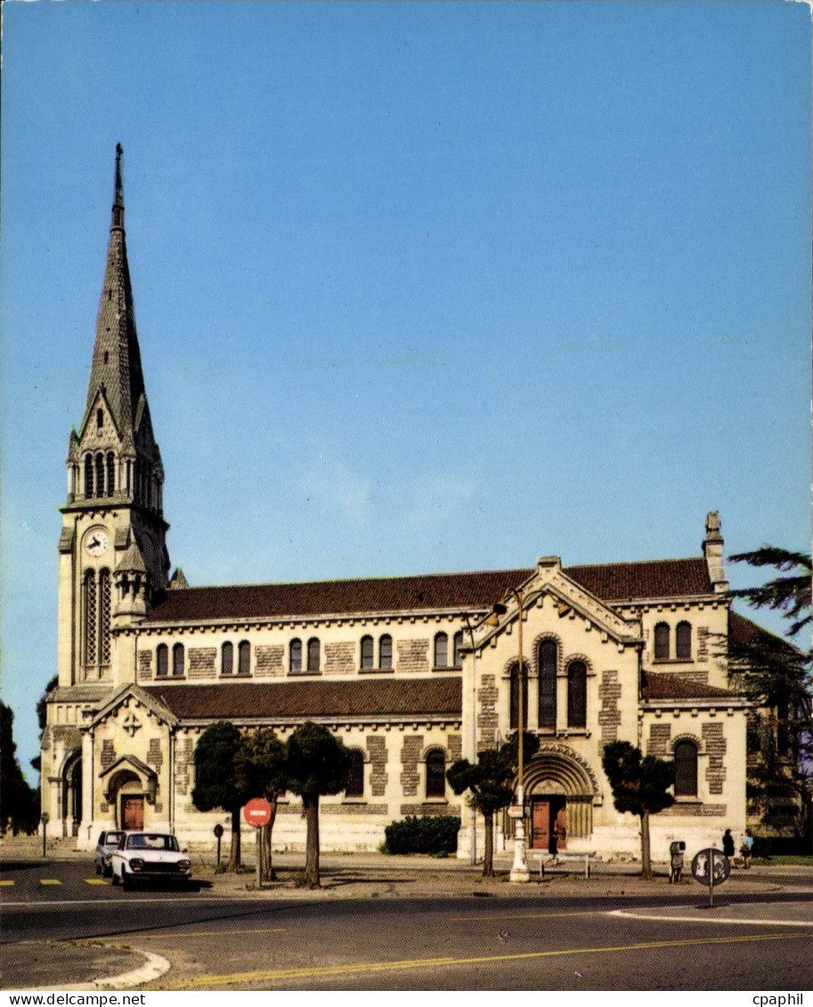 CPA Chauny Aisne l'Eglise Notre Dame