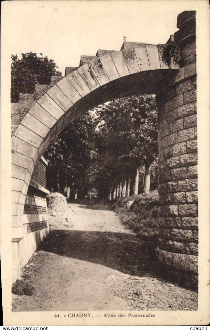 CPA Chauny Allee des Promenades