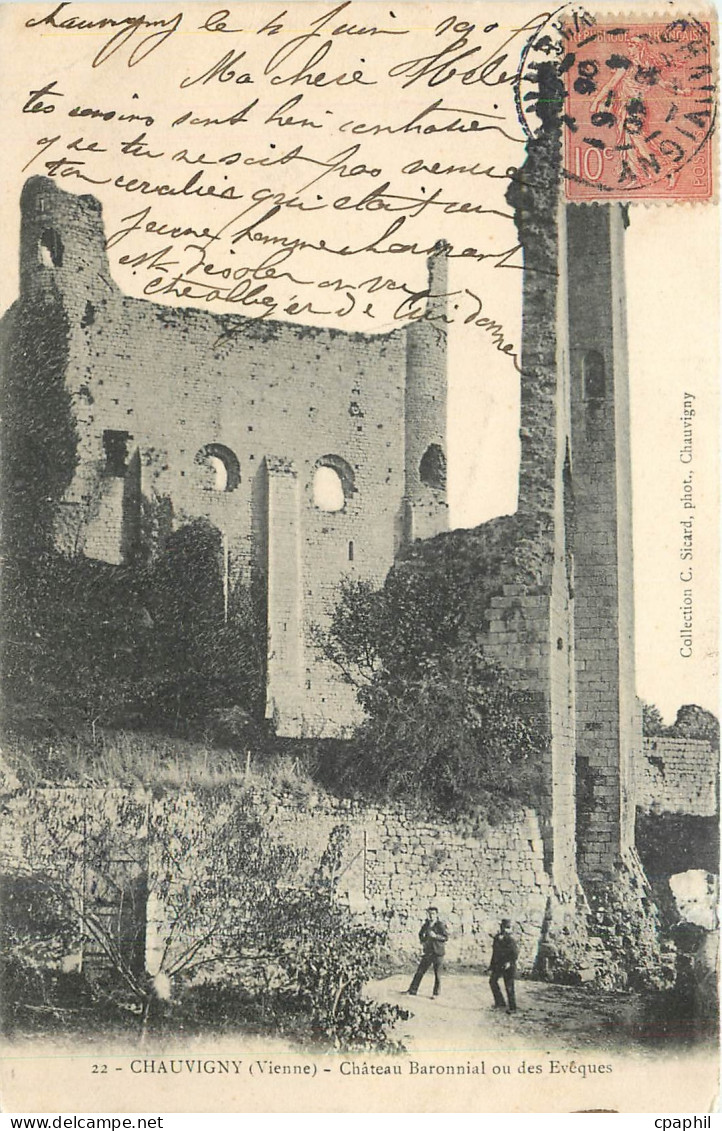 CPA CHAUVIGNY (Vienne)-chateau Baronnial ou des Eveques