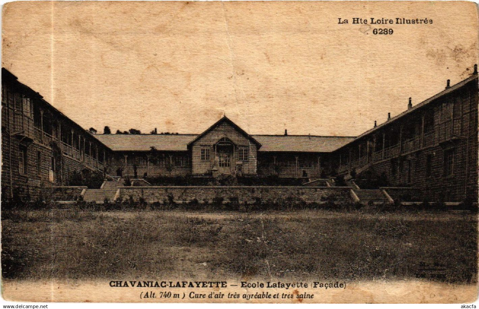 CPA CHAVANIAC-LAFAYETTE - école LAFAYETTE (Facade) - Alt 740 m-Cure (585358)