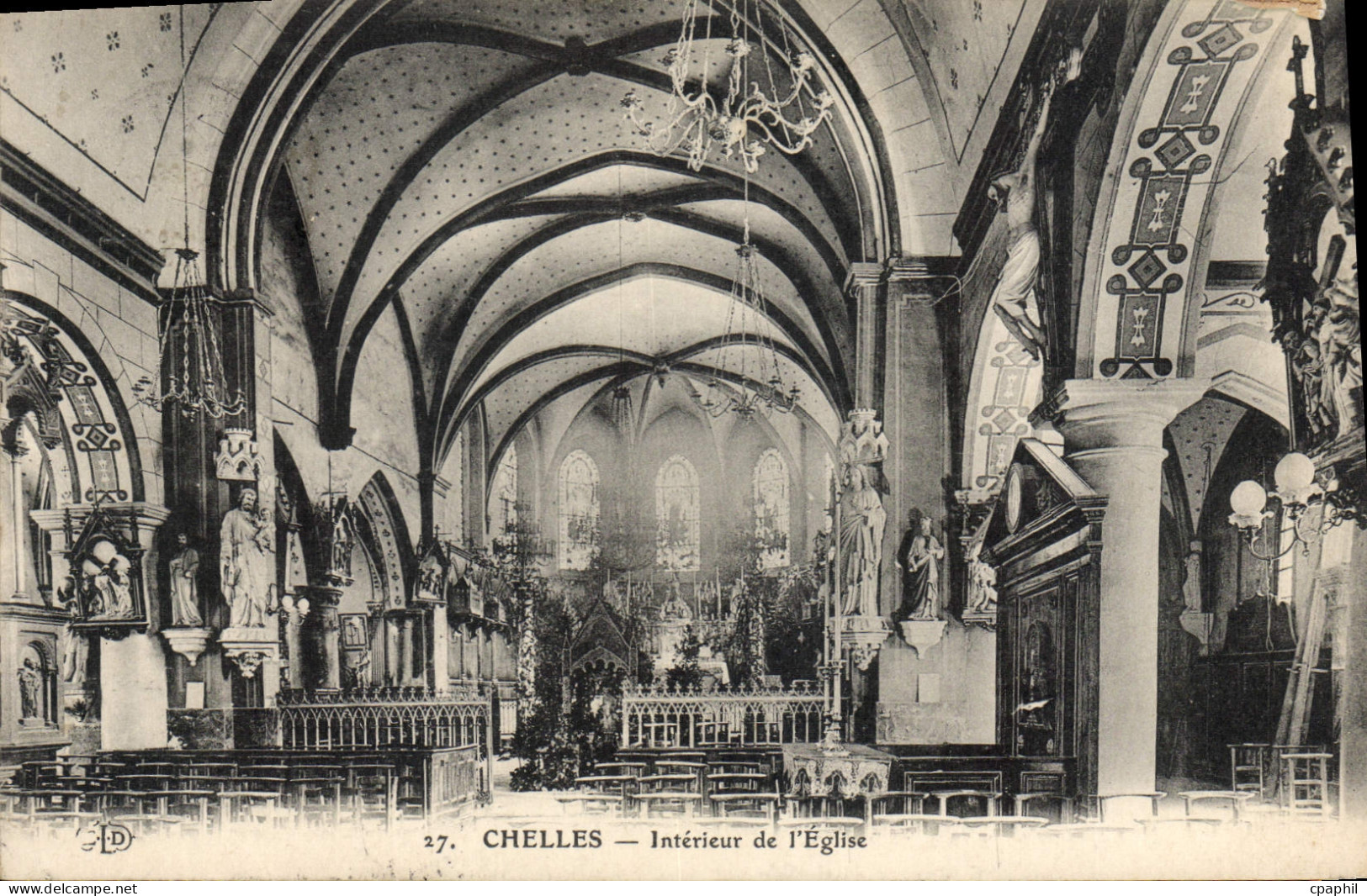 CPA Chelles Interieur De I'Eglise