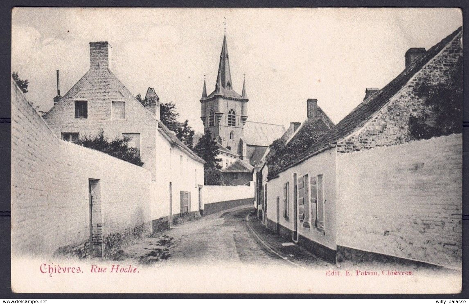 +++ CPA - CHIEVRES - Rue Hoche   //