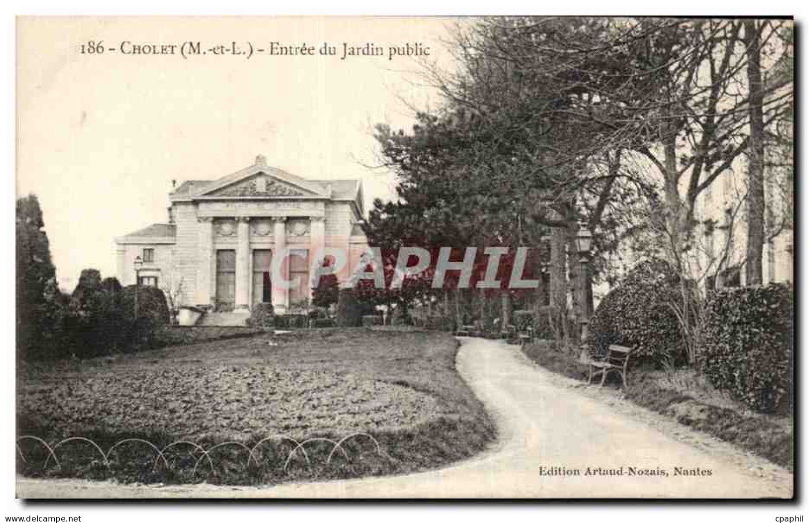 CPA Cholet Entree du jardin public