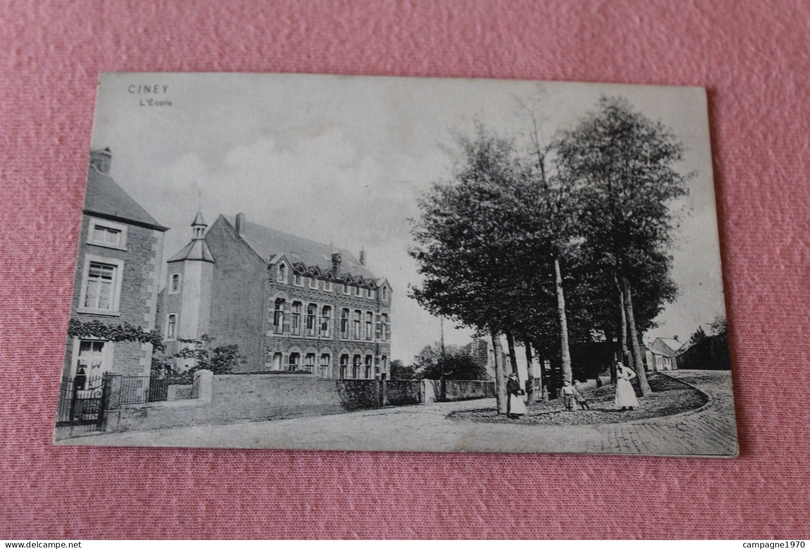 CPA - CINEY - L'ECOLE ( EDITION D.T.C. )