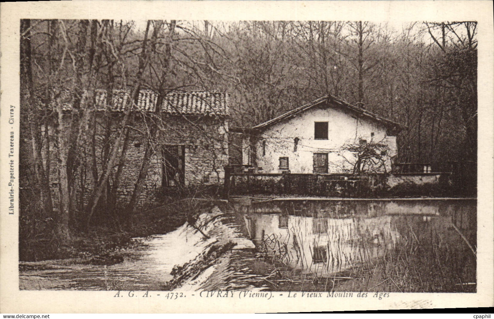 CPA Civray Le Vieux Moulin des Ages