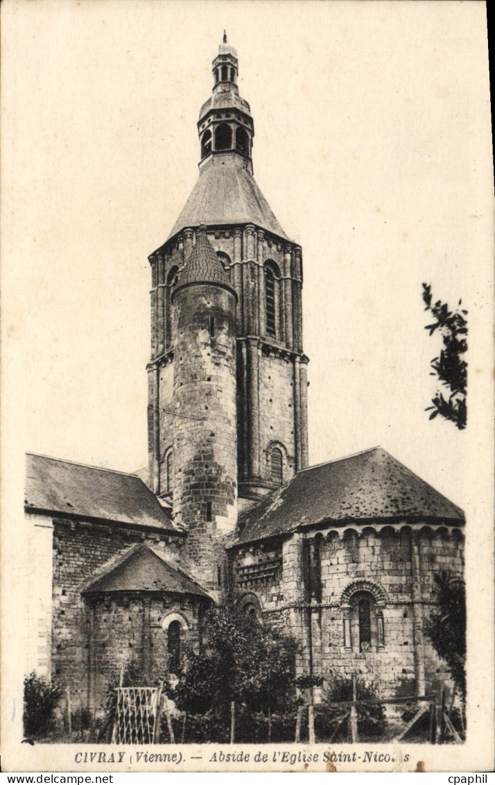 CPA Civray (Vienne) Abside de l'Eglise Saint Nicolas