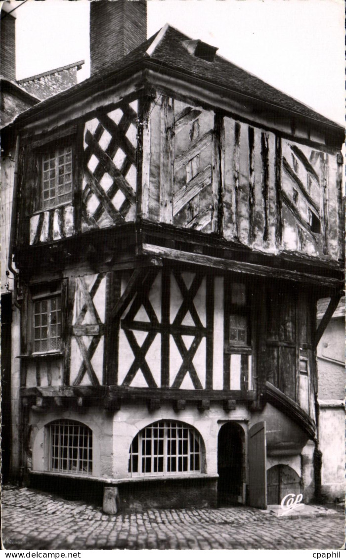 CPA Clamecy Maison du XV siccle