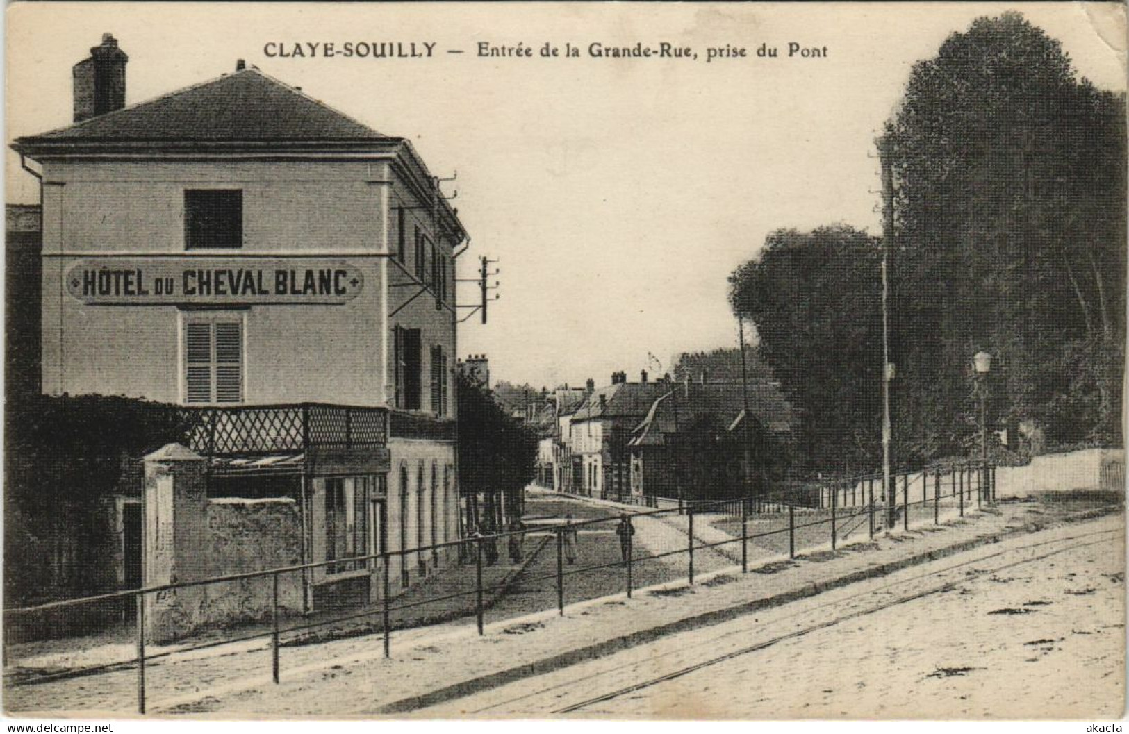 CPA CLAYE-SOUILLY Entrée de la Grande Rue (924731)