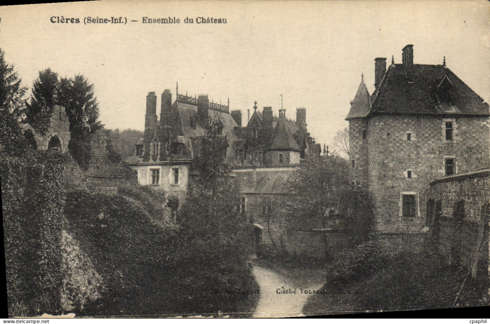 CPA Cleres Seine Inf Ensemble du chateau