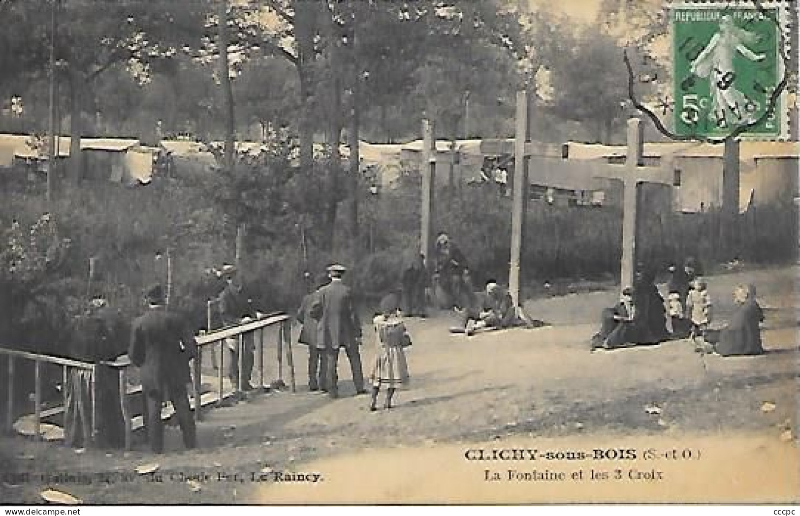CPA Clichy-sous-Bois La Fontaine et les 3 croix