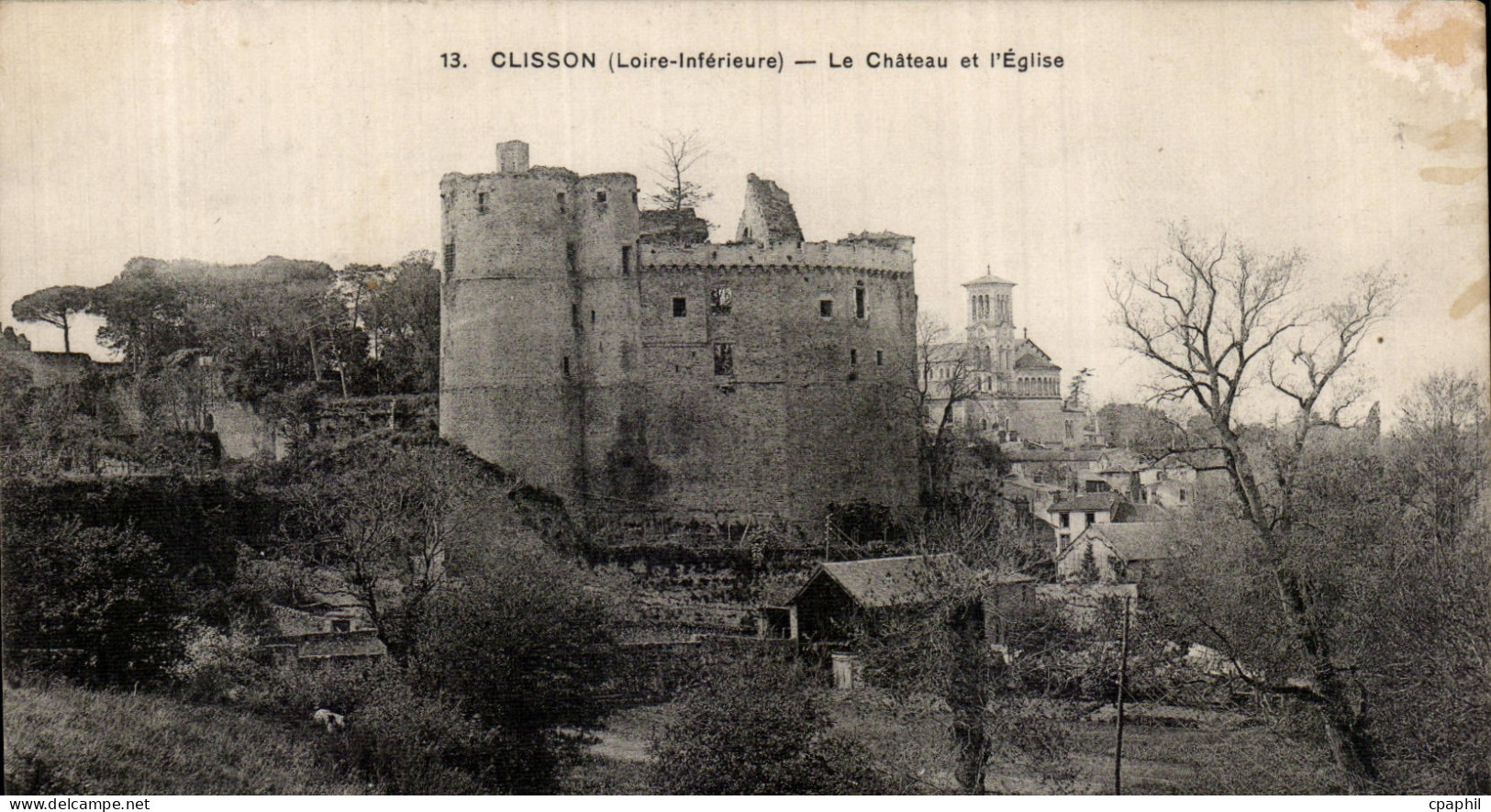 CPA Clisson Le chateau et l'eglise