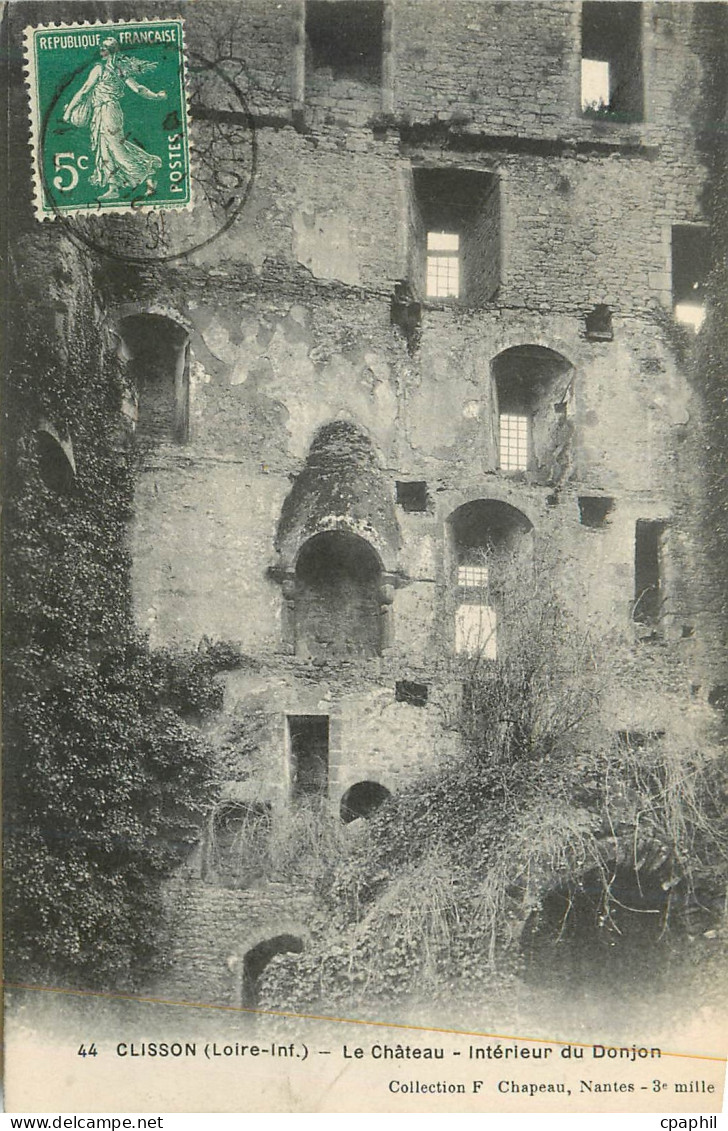 CPA Clisson (Loire Inf) Interieur du Donjon