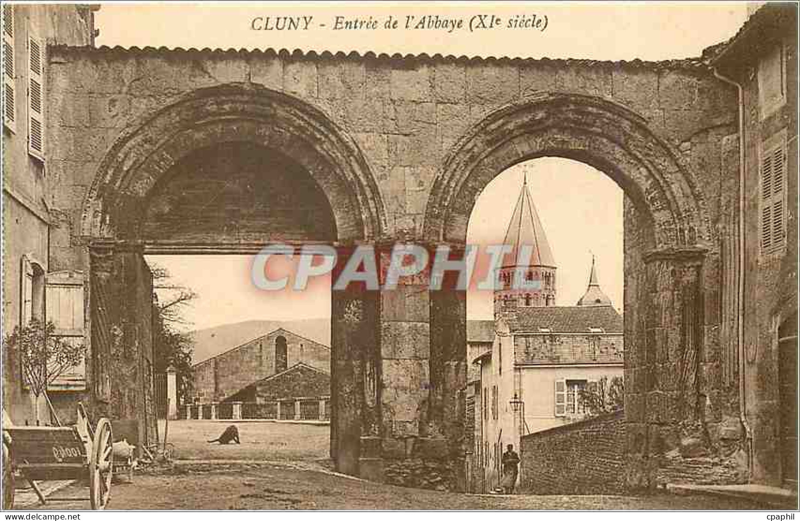 CPA Cluny Entree de l'Abbaye