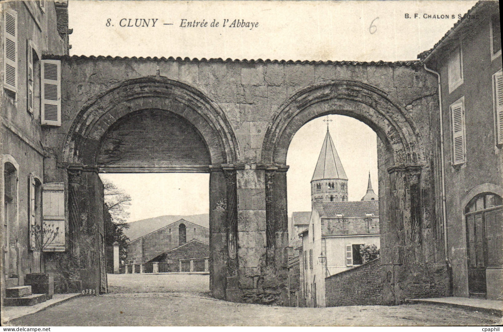 CPA Cluny Entree de l'Abbaye