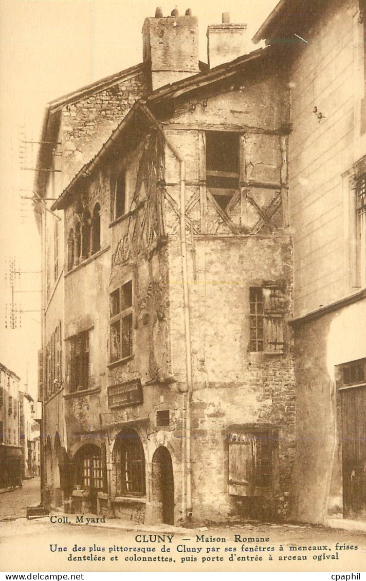 CPA Cluny maison romane