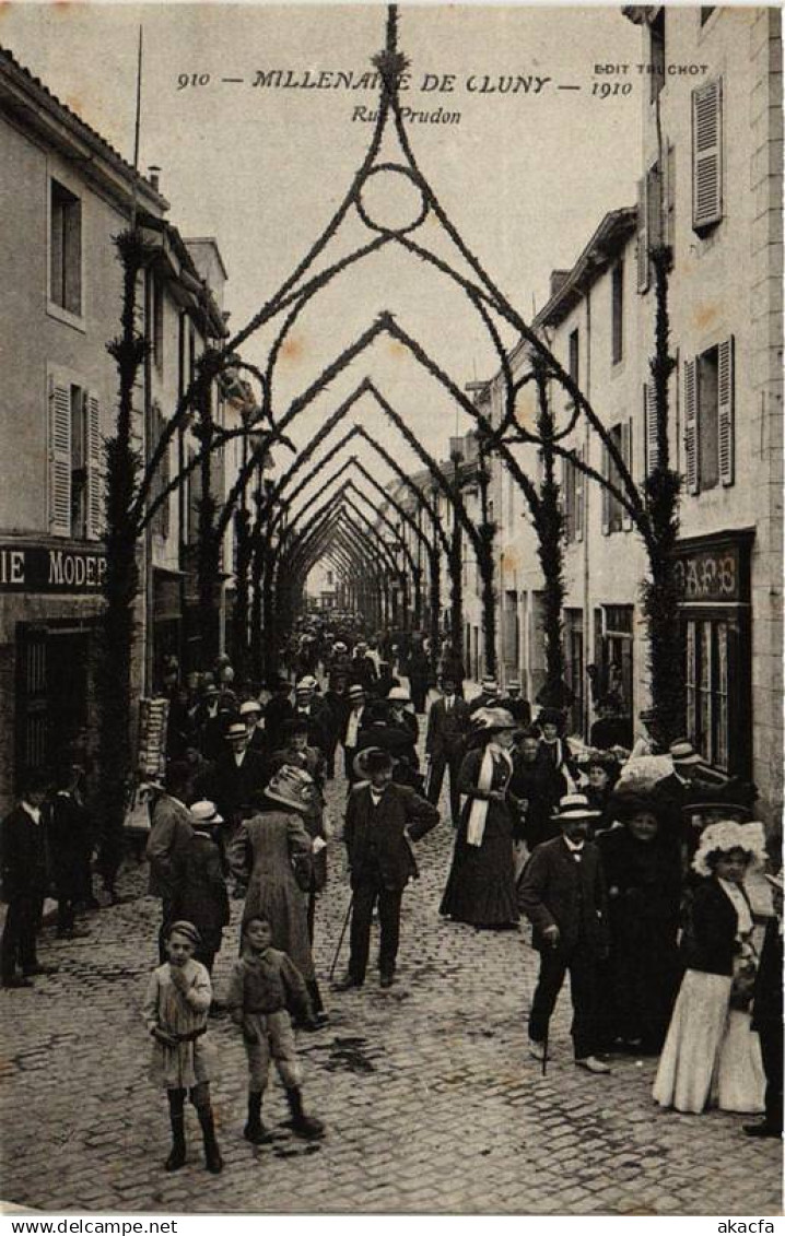 CPA CLUNY Millenaire de CLUNY Rue Prudon (680457)
