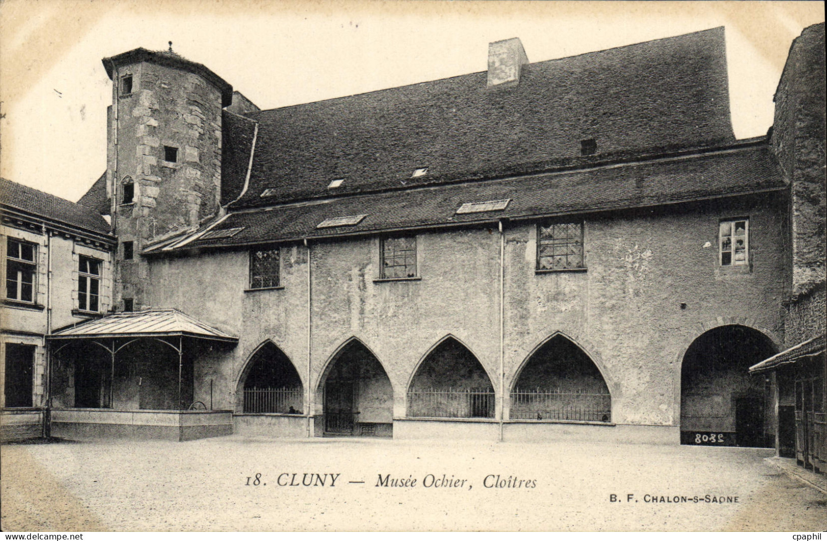 CPA Cluny Musee Ochier Cloitres