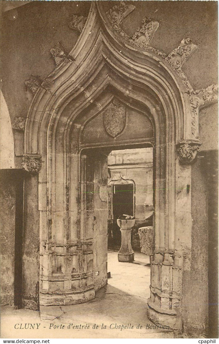 CPA Cluny Porte d'Entree de la Chapelle