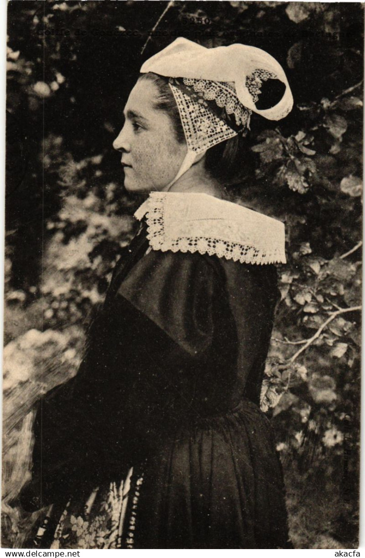 CPA Coiffe de Gouezec urie des plus (253215)