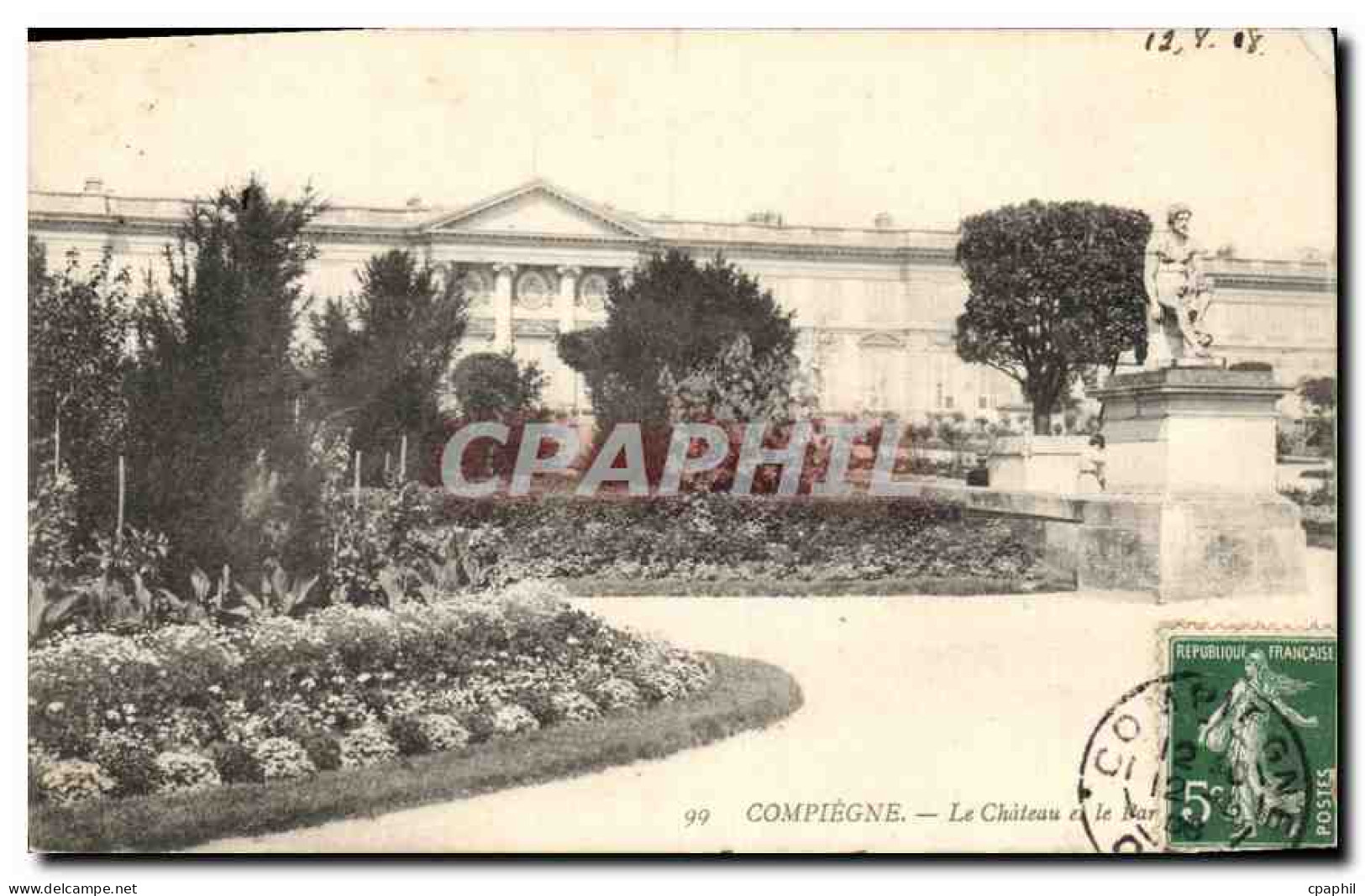 CPA Compiegne Le Chateau