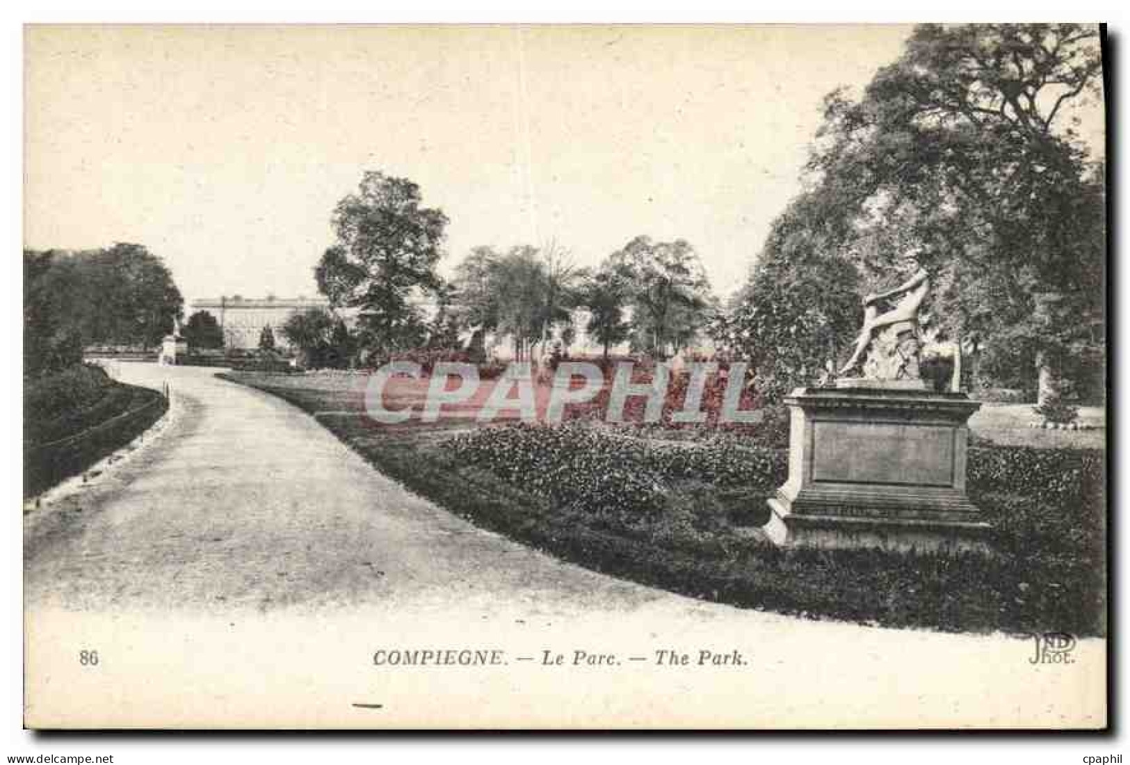 CPA Compiegne Le Parc