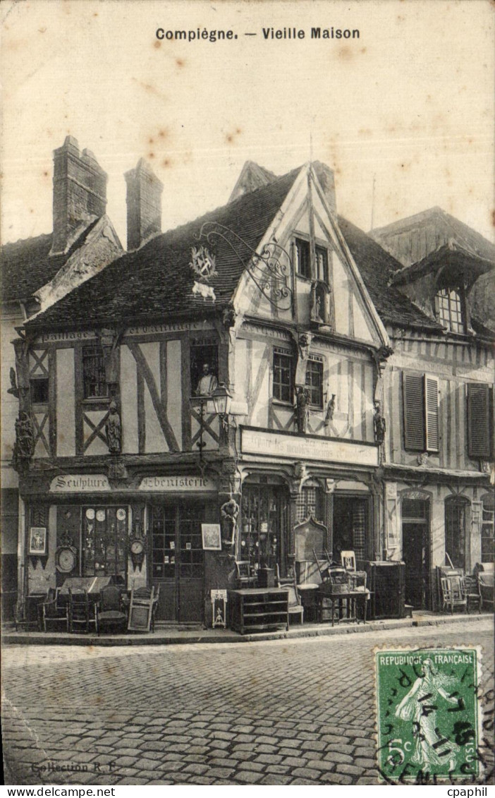 CPA Compiegne Vieille Maison
