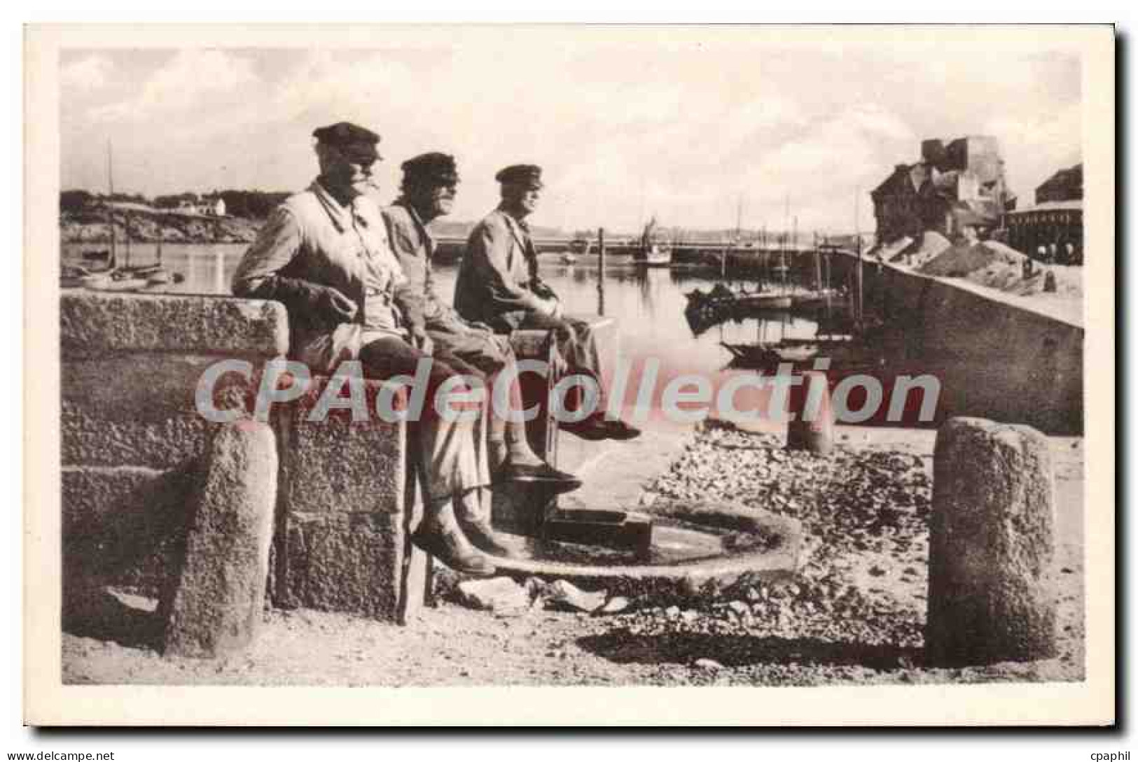 CPA Concarneau Vieux pecheurs