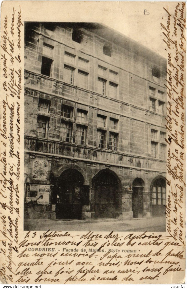 CPA CONDRIEU - Facade de Maison Style roman (450601)