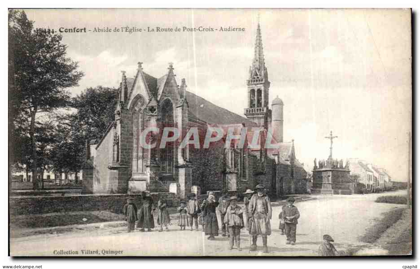 CPA Confort Abside de I Eglise La Route de Pont Croix Audierne Enfants Animee