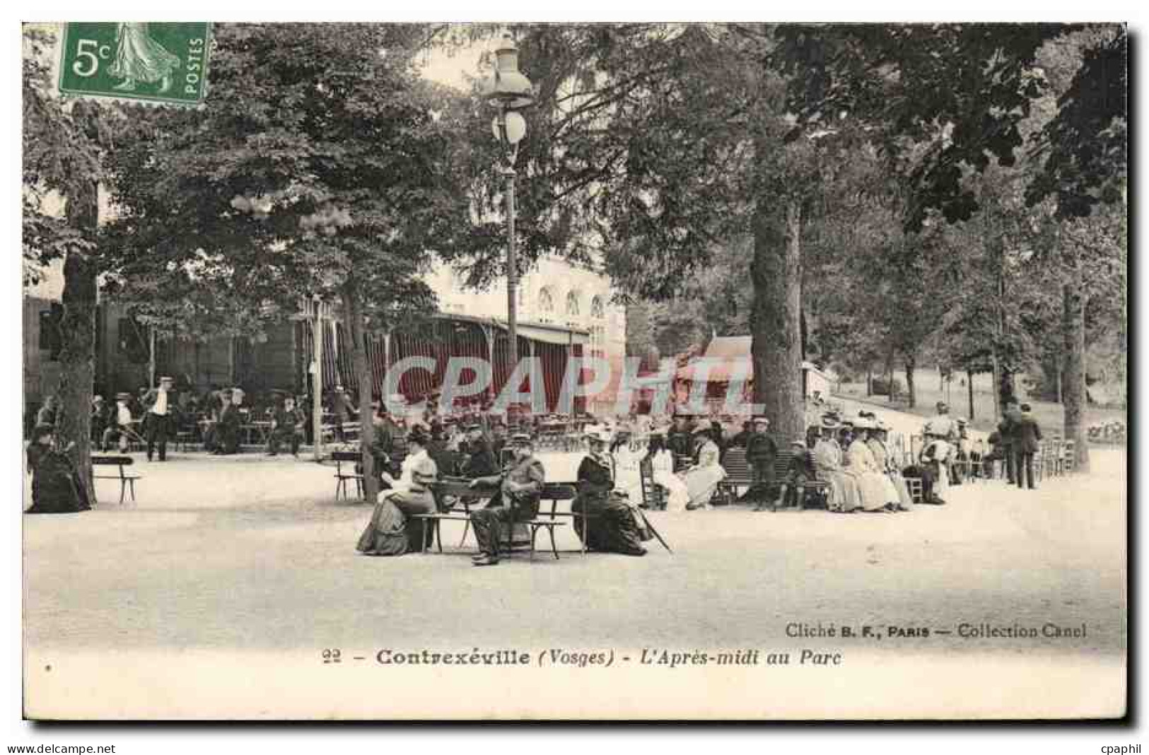 CPA Contrexeville L'apres midi au parc