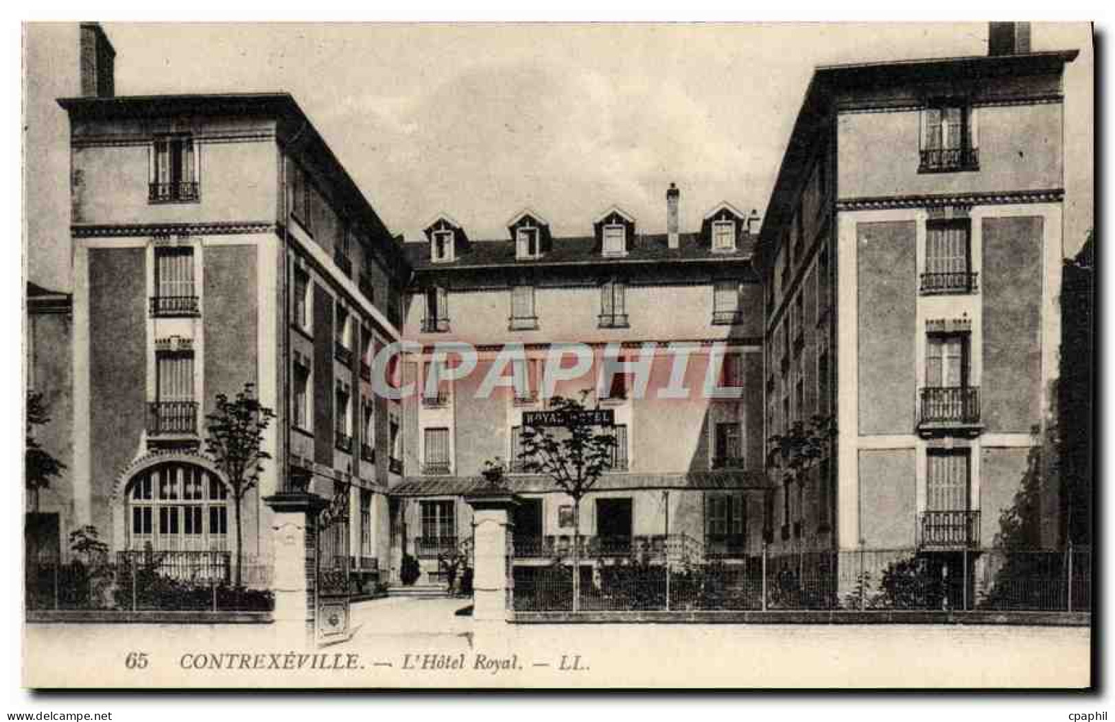 CPA Contrexeville L'Hotel Royal