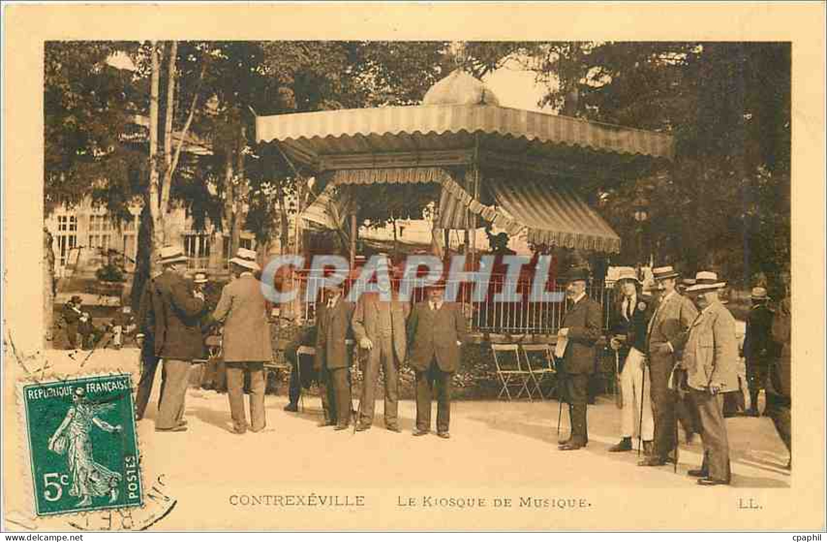 CPA Contrexeville Le Kiosque de Musique