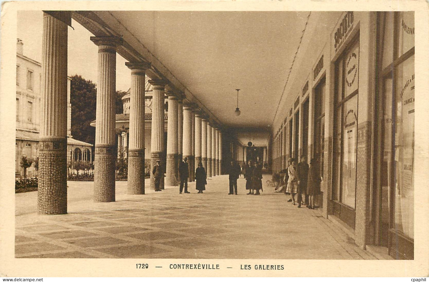 CPA Contrexeville Les Galeries