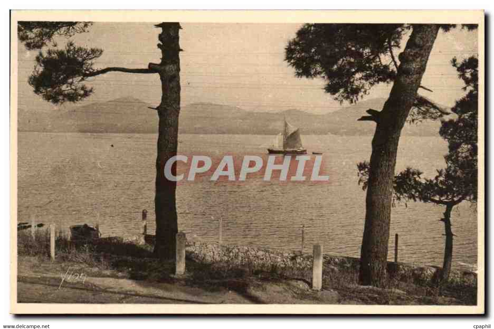 CPA Cote D'Azur Saint Tropez Le Massif de l'Esterel vu de la Route de Saint Tropez
