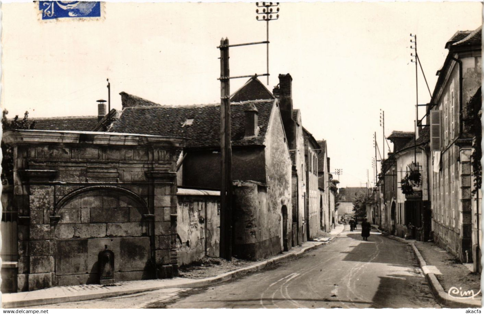 CPA COULANGES-la-VINEUSE - Rue Andre Vildieu (357879)