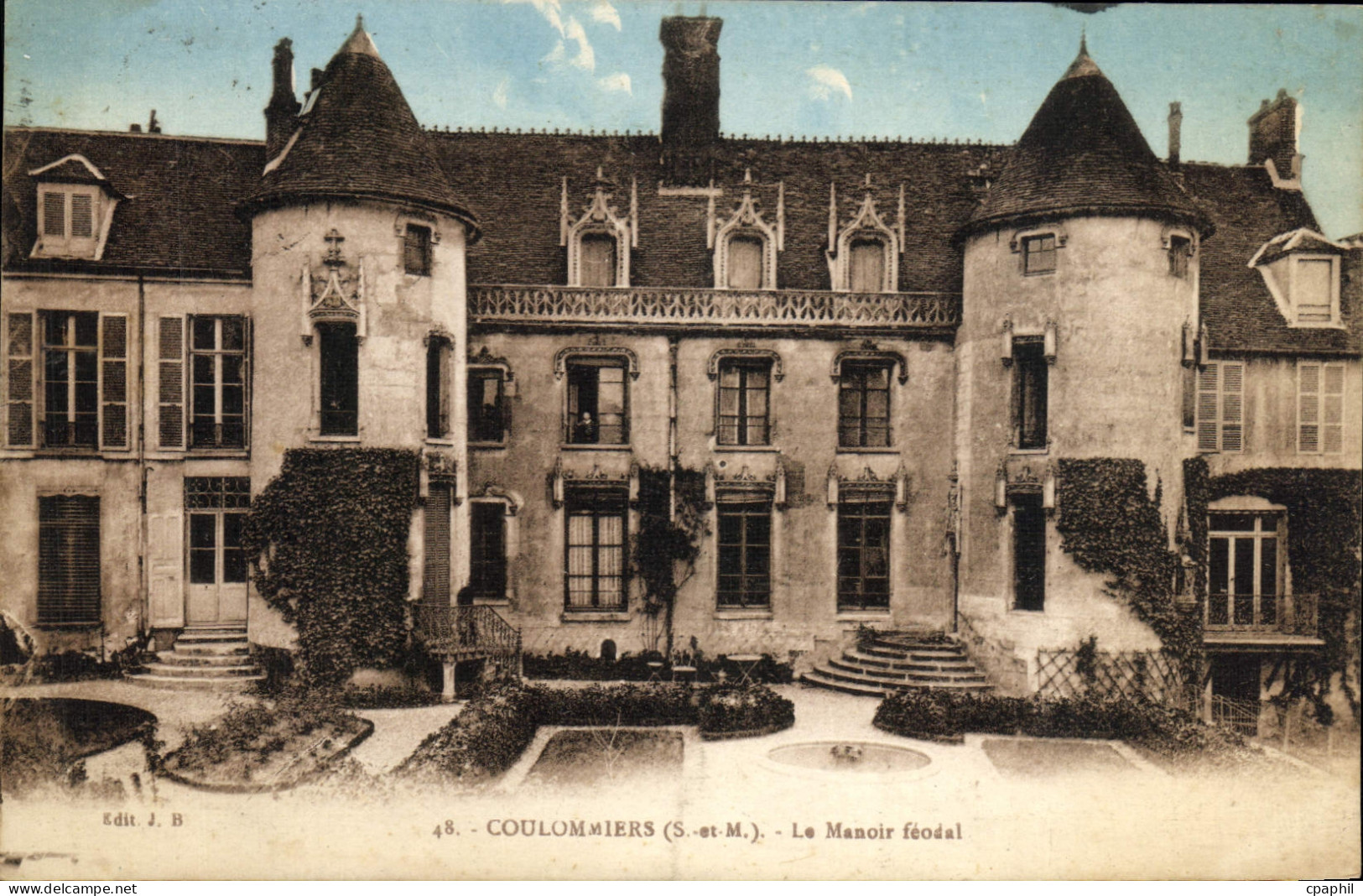 CPA Coulommiers Le Manoir Feodal