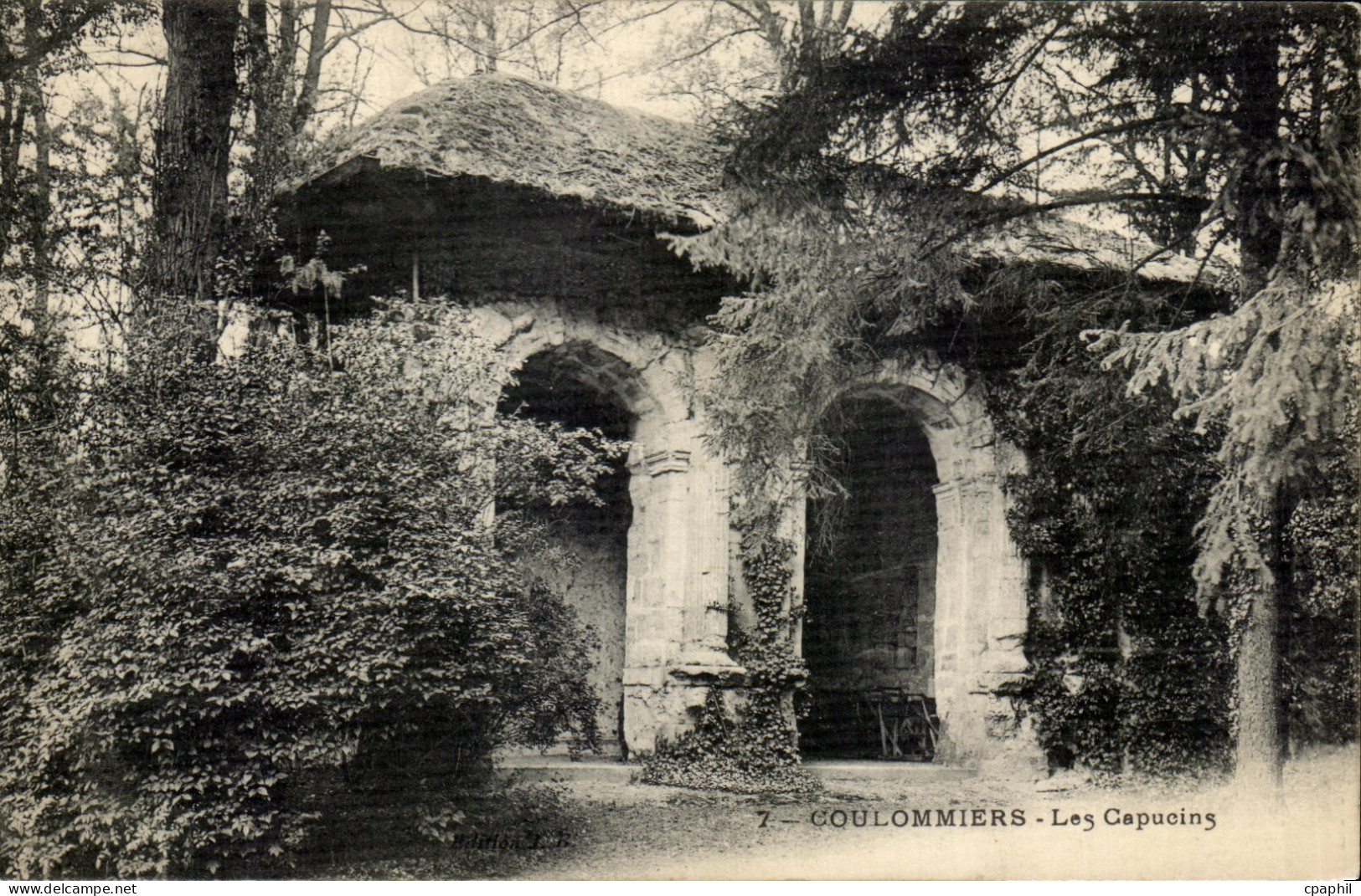 CPA Coulommiers Les Capucins