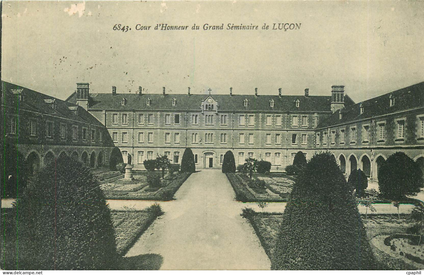 CPA Cour d'Honneur du Grand Seminaire de Lucon