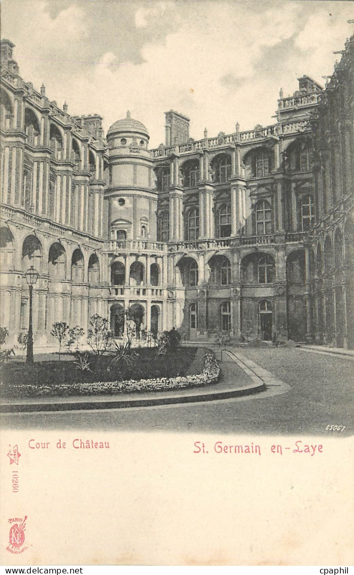 CPA Cour de chateau St Germain en Laye