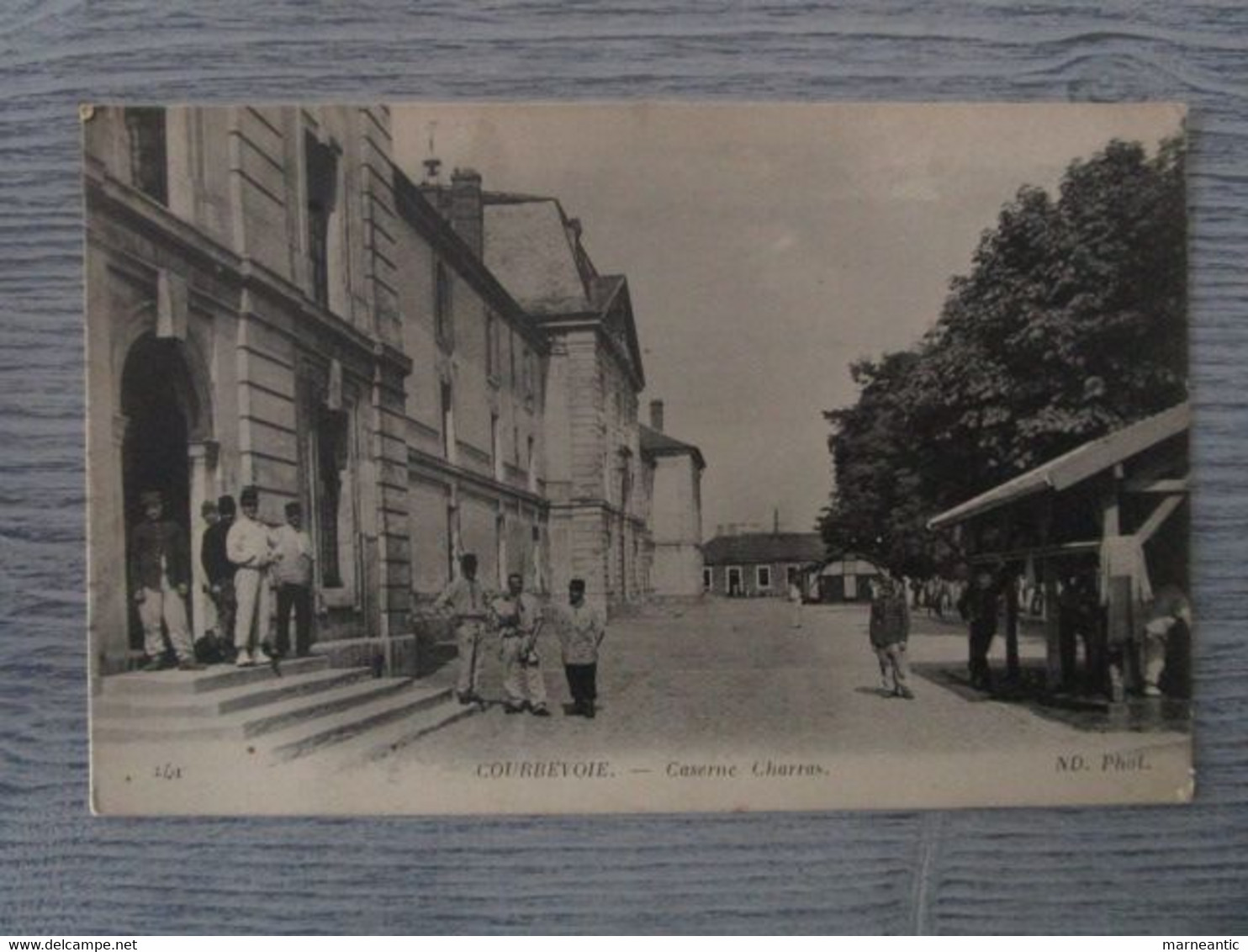Cpa Courbevoie (92) caserne Charras