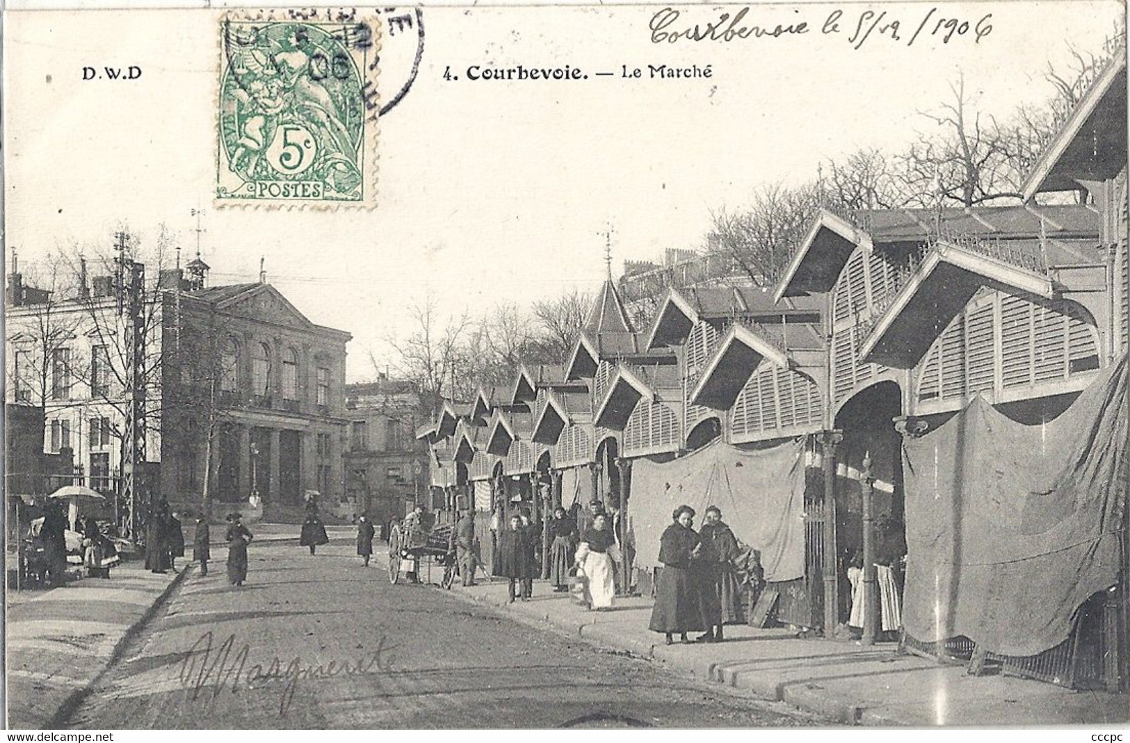 CPA Courbevoie Le Marché