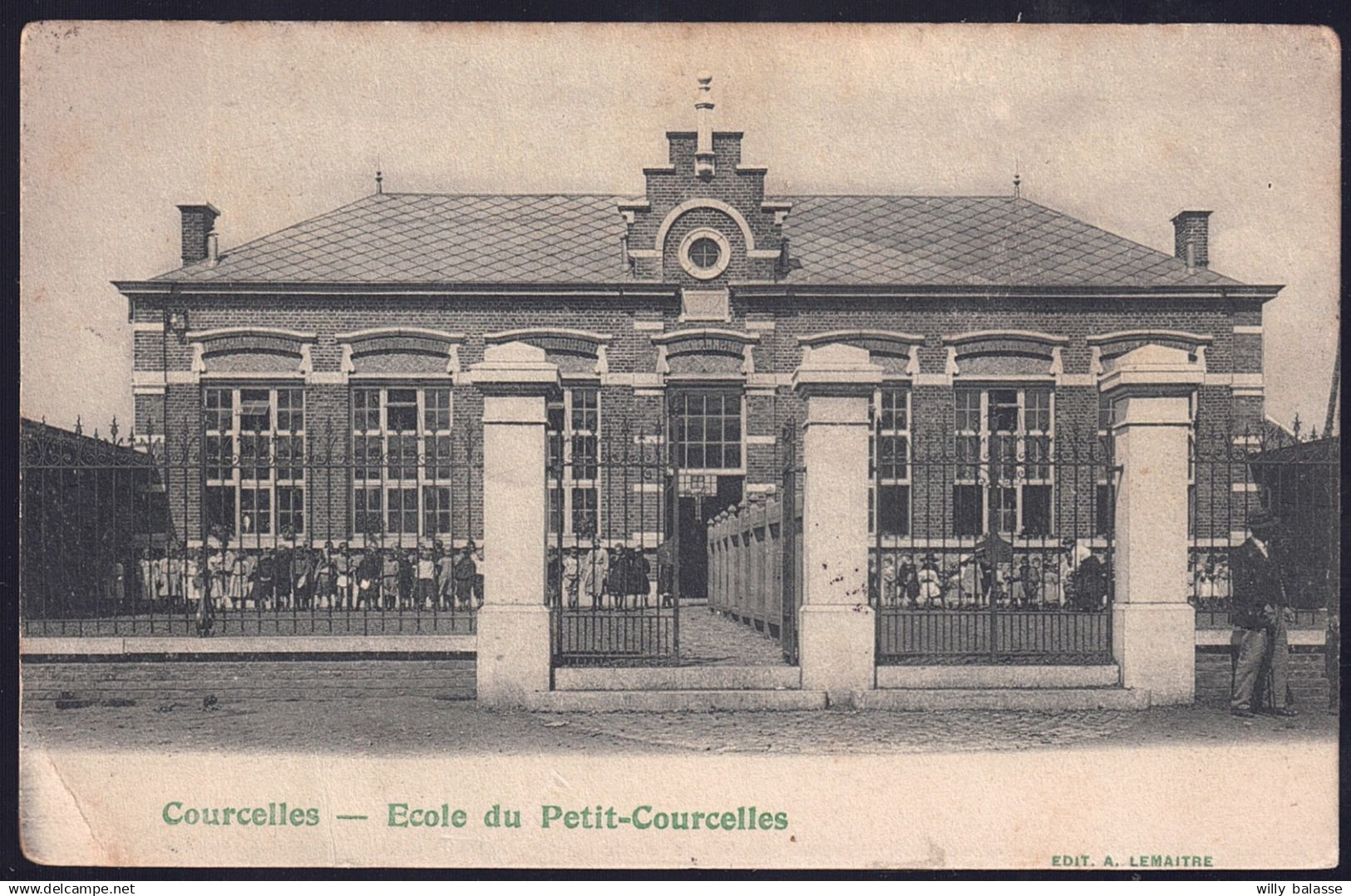+++ CPA - COURCELLES - Ecole du Petit Courcelles //