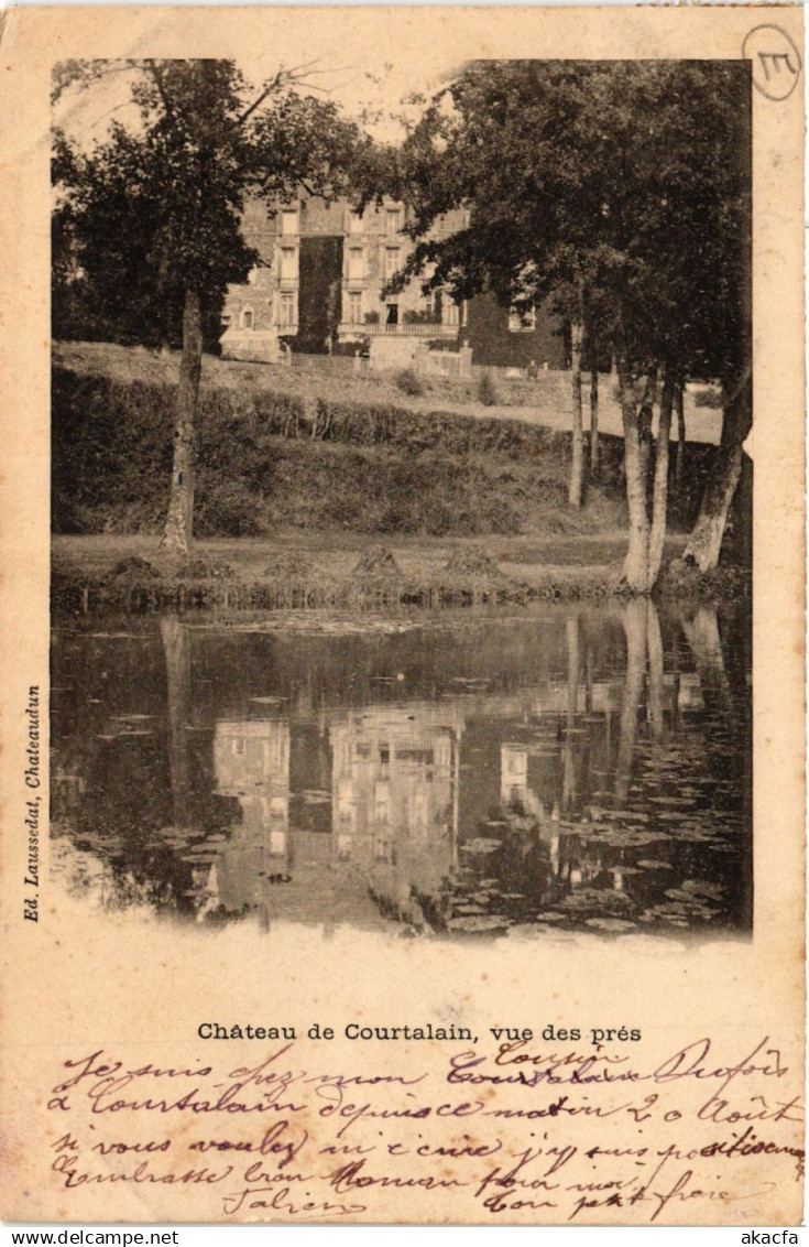 CPA COURTALAIN - Chateau de COURTALAIN - vue des pres (385767)