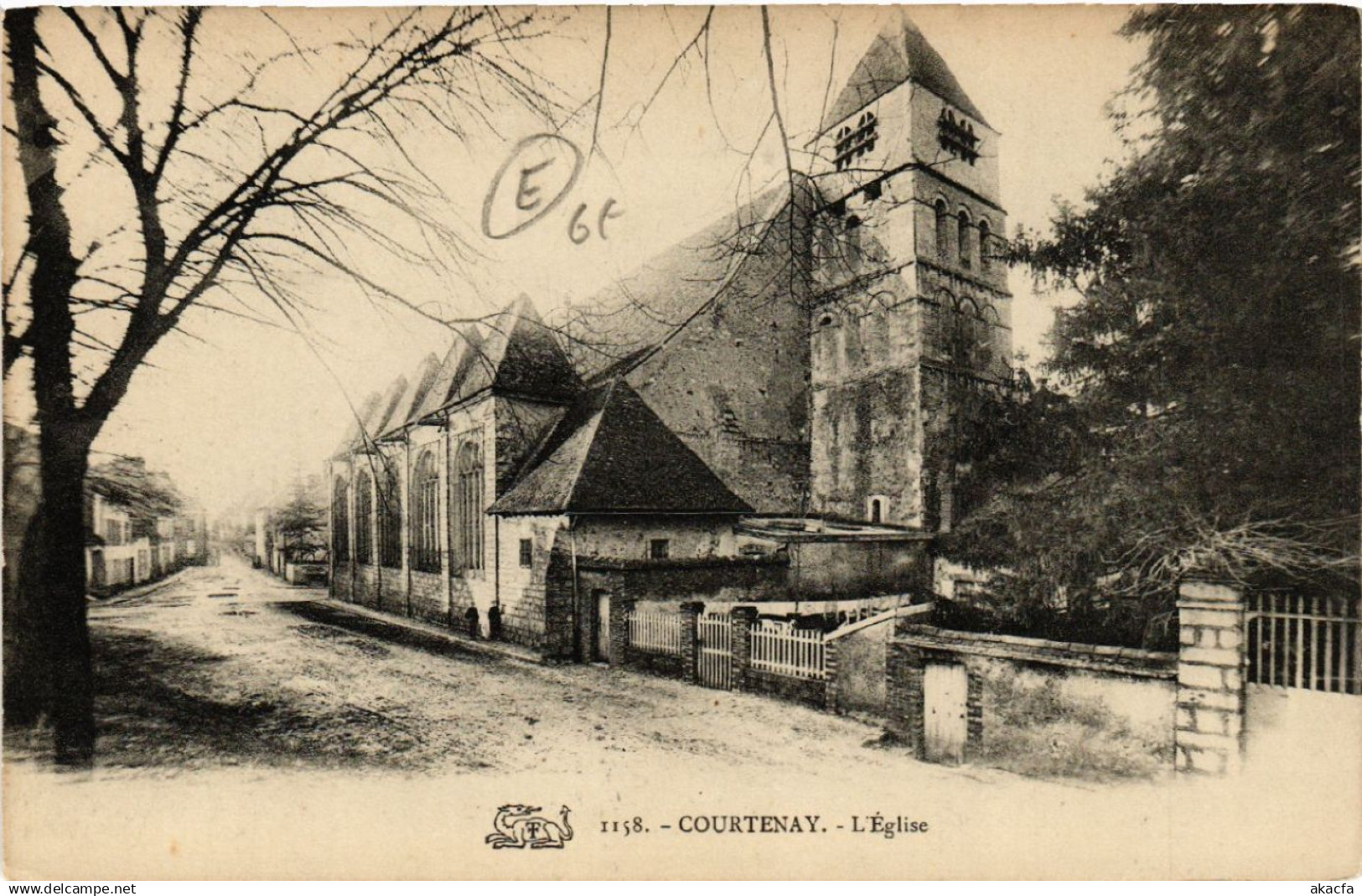 CPA COURTENAY - Église (632225)