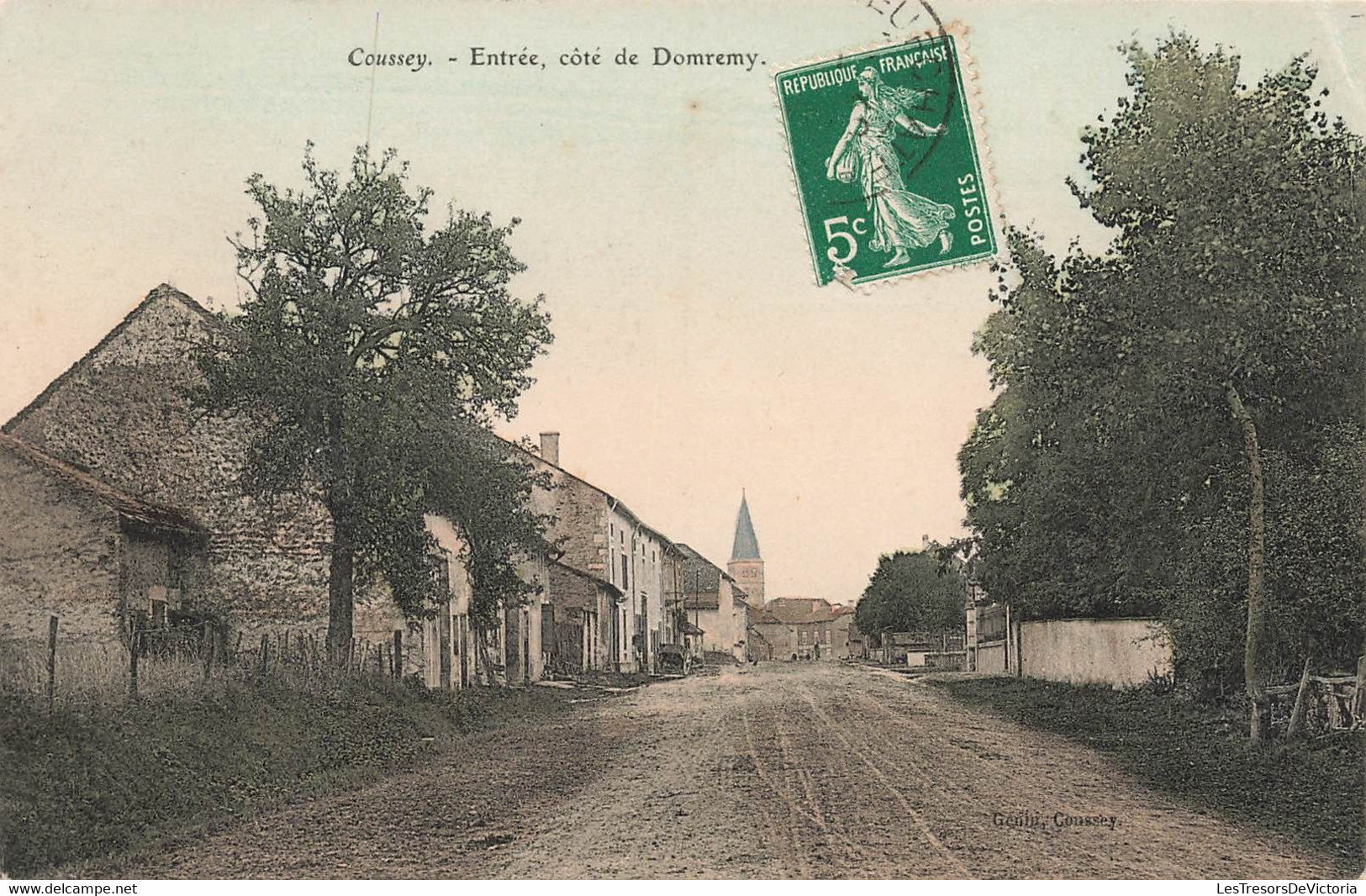 CPA coussey - entrée coté de domremy - genin coussey - colorisé