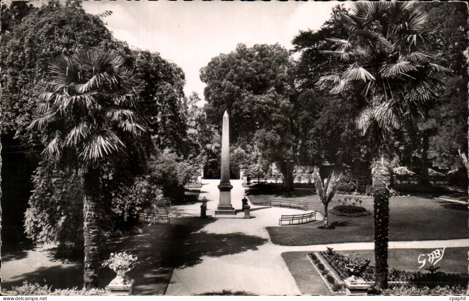 CPA Coutances Le Jardin Public
