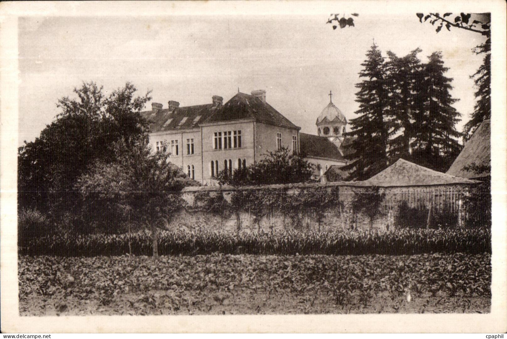 CPA Craon Monastere des Benedictins du Saint Sacrement Dome de l eglise