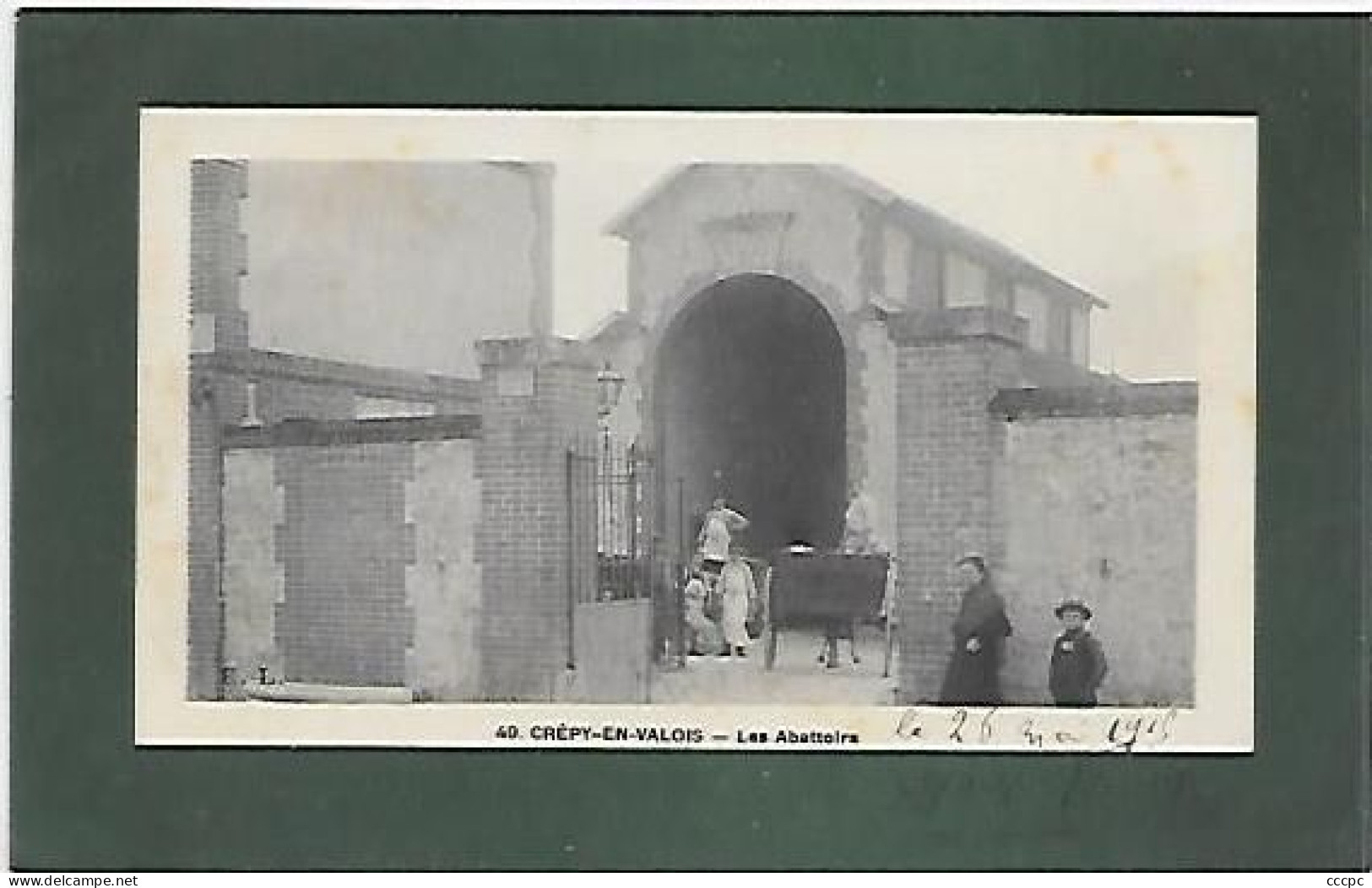 CPA Crépy-en-Valois - Les abattoirs