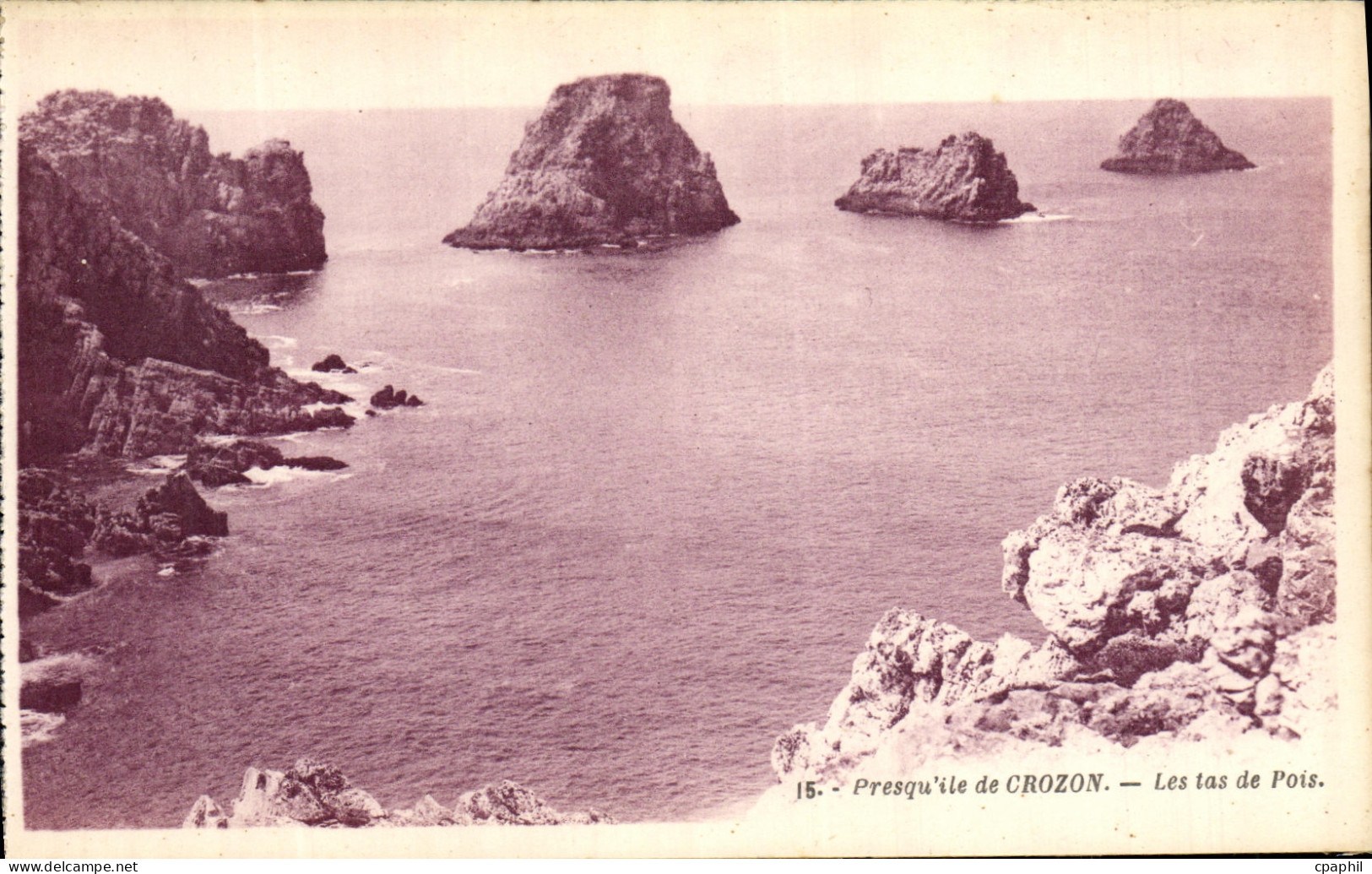 CPA Crozon Les tas de Pois