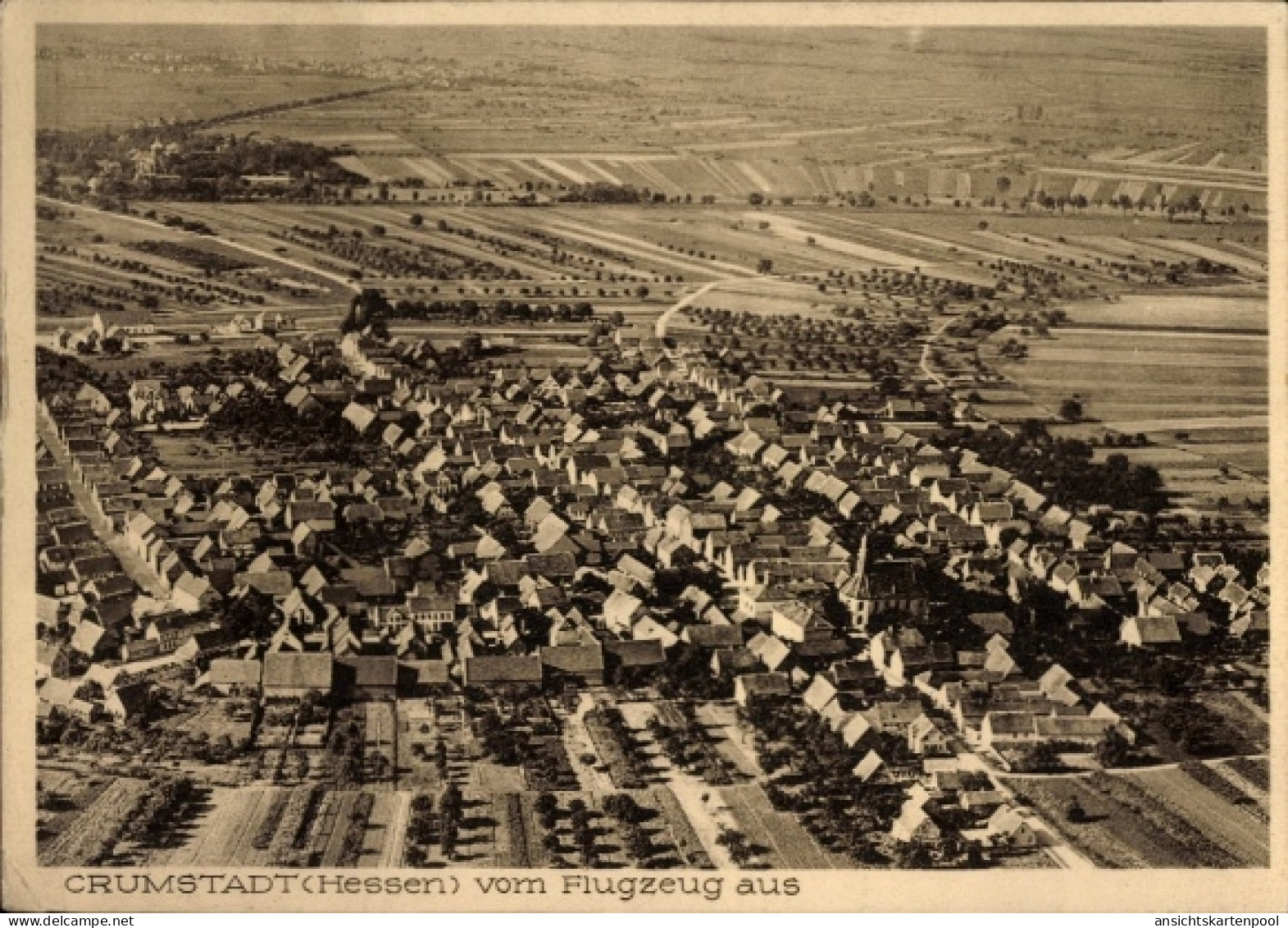 CPA Crumstadt Riedstadt Hessen, Luftbild von Hessen, aus der Vogelperspektive, viele Häuser, Feld